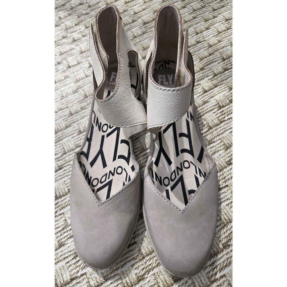 Fly London Piat Light Taupe Leather Mary Jane Wedge Shoes 39 US 8 8.5 - Picture 2 of 11
